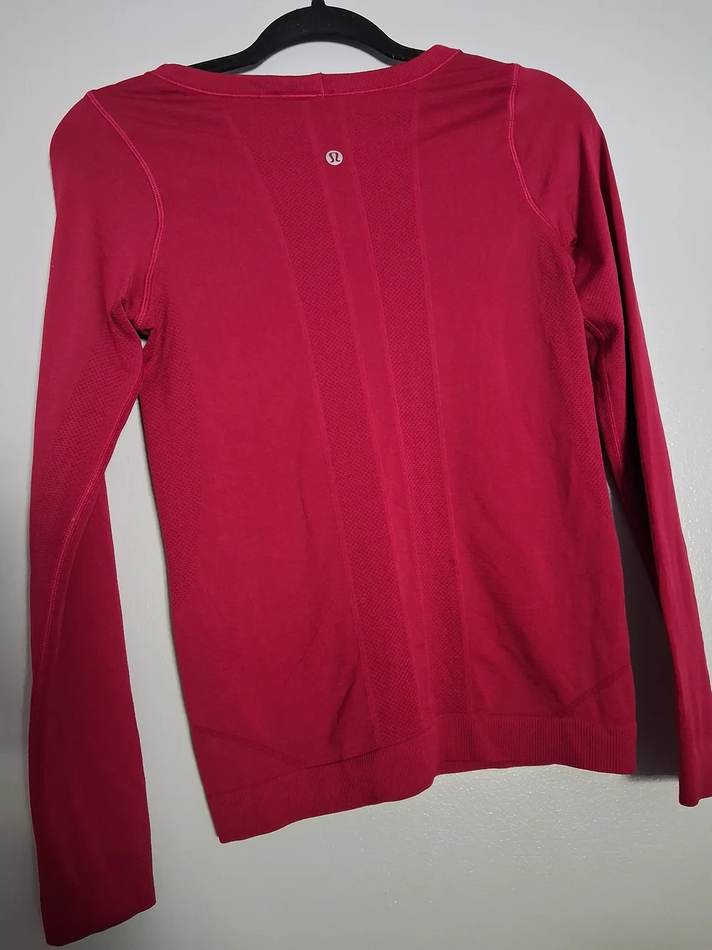 Lululemon Women’s Long-Sleeve Seamless Crew Top - Pink Red❤️🩷